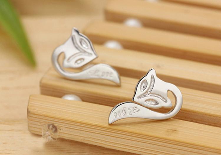 Silver Plated Elegant Fox Stud Earring
